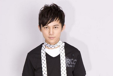 何姓男孩名字大全
