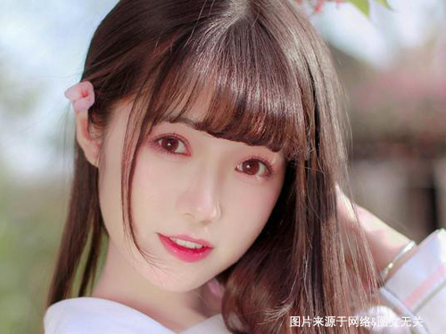 姓黄女孩两个字的独特名字