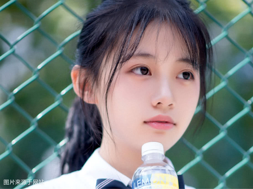 李姓女孩古典好听的名字